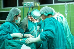surgery-1822458_640-300x200