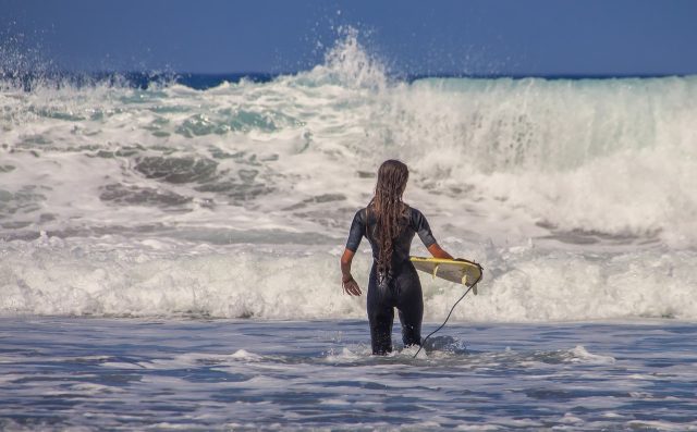 surfer-3729052_1280